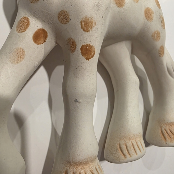 Sophie Adorable Giraffe Teether Toy - Picture 7 of 7